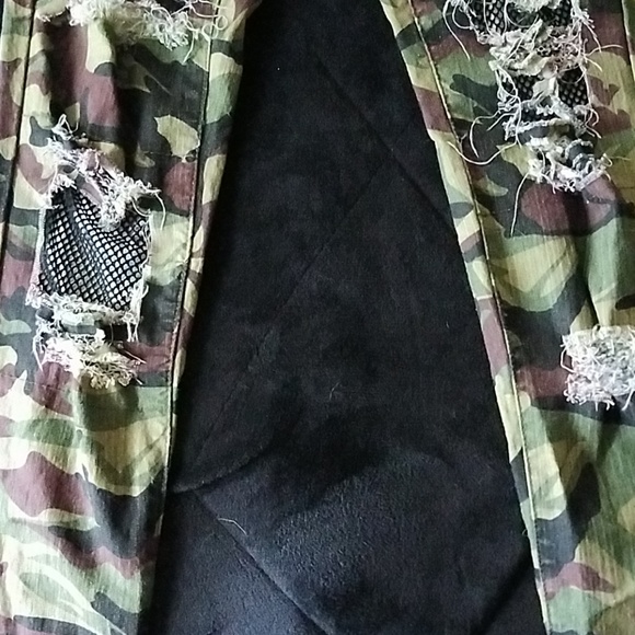 Destroyed camo pants with sewn in fishnet mesh - Picture 3 of 6